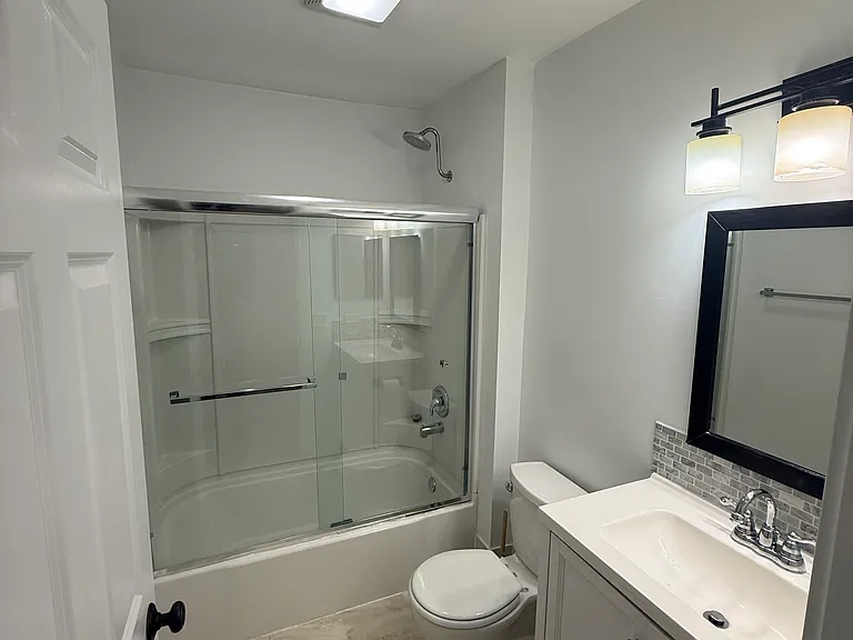 465 Saint Charles St — Photo 12