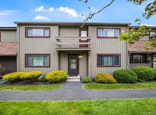 61 Orangewood W #61, Derby, CT 06418