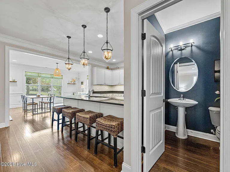 154 Cornel Ln — Photo 16