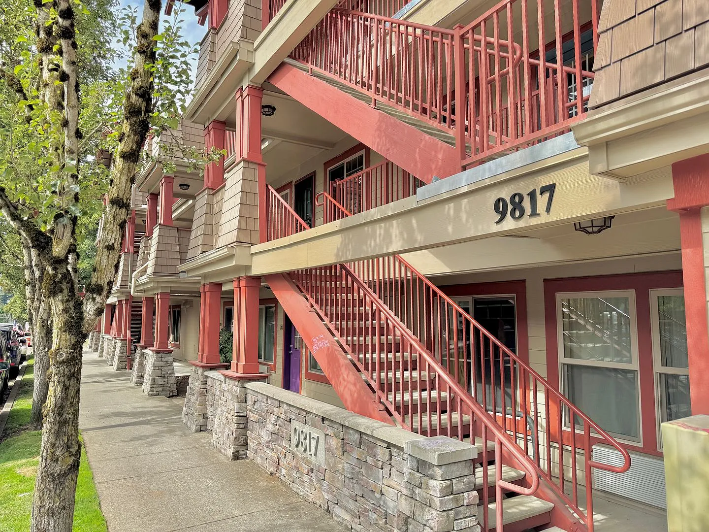 Gateway 2nd Story Condo with Laminate H/W's, A/C, Laundry In-Unit — Photo 1