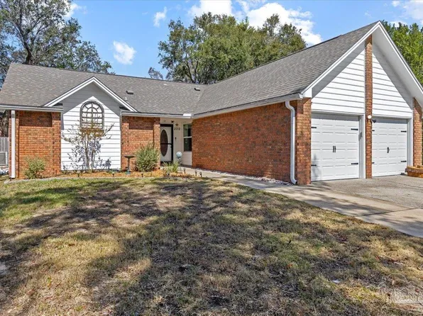 2712 Summertree Ln, Gulf Breeze, FL 32563