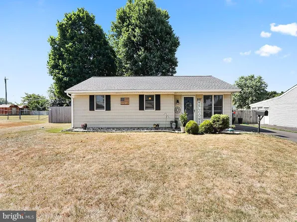 207 Allendale Dr, Yardley, PA 19067