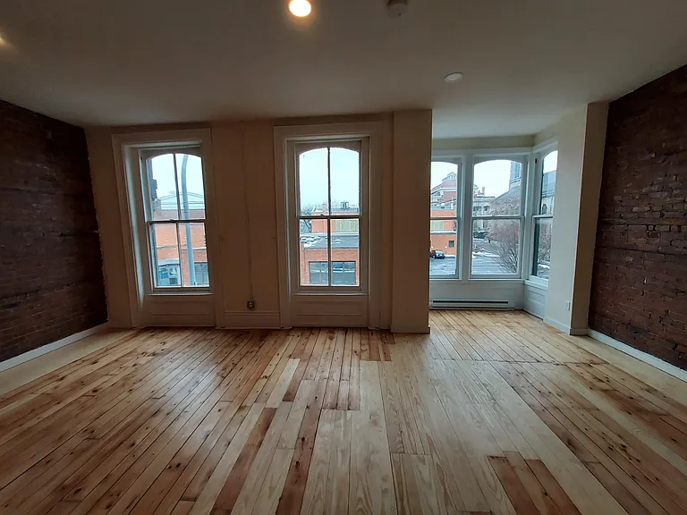104 4th St #2 — Photo 5