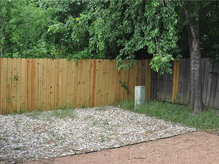 10702 Lanshire Drive — Photo 17