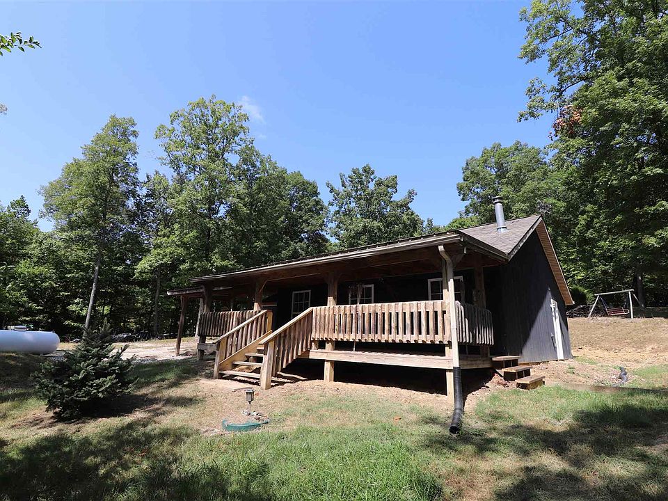 1st image of 817 Woodland Cir