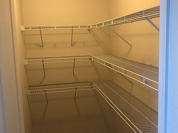 5th image of 1144 Nicolson St #277