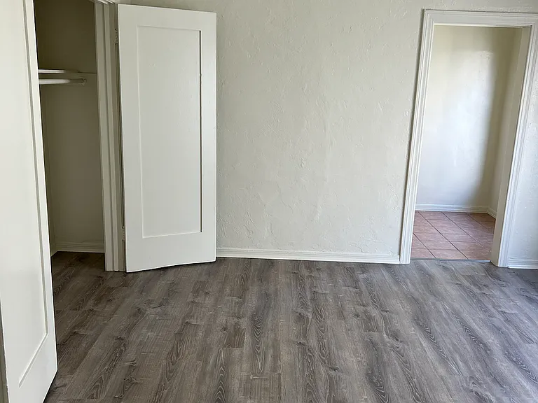 1043 Hyperion Ave #208 — Photo 3