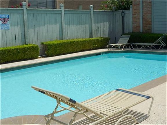 2nd image of 1223 Augusta Dr APT 38