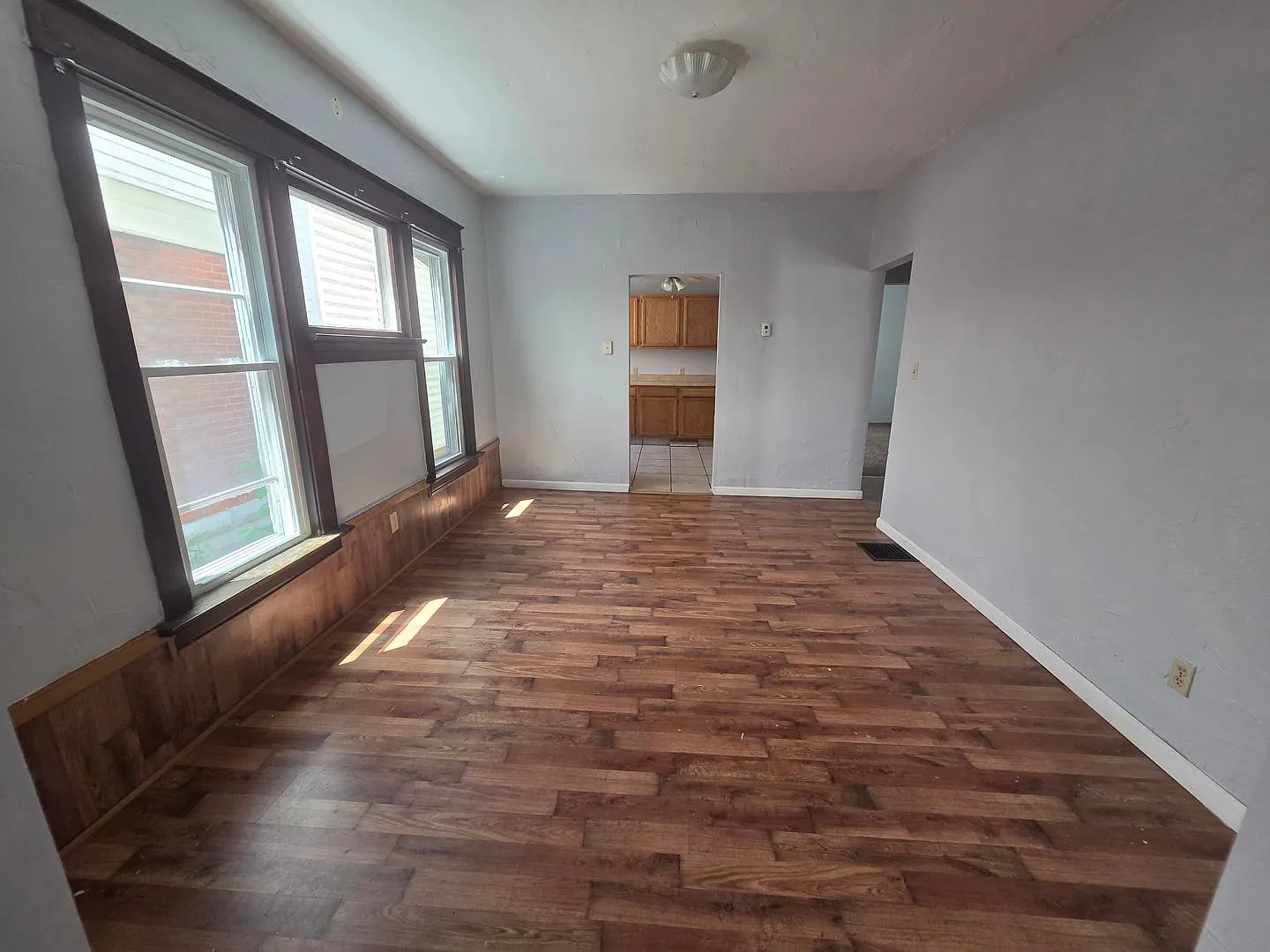 Lower 2 bedroom unit. — Photo 4
