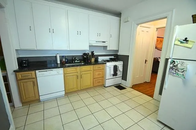 151 Shepard St — Photo 4