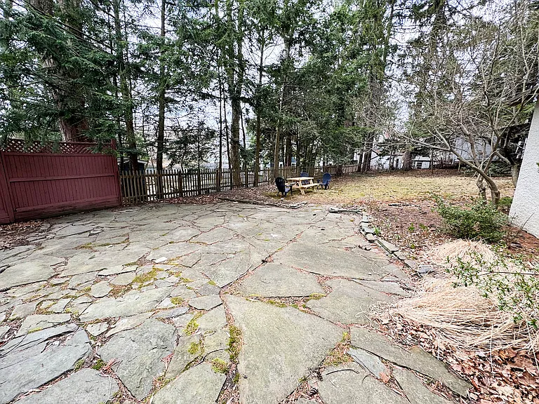 118 Wait Ave — Photo 28