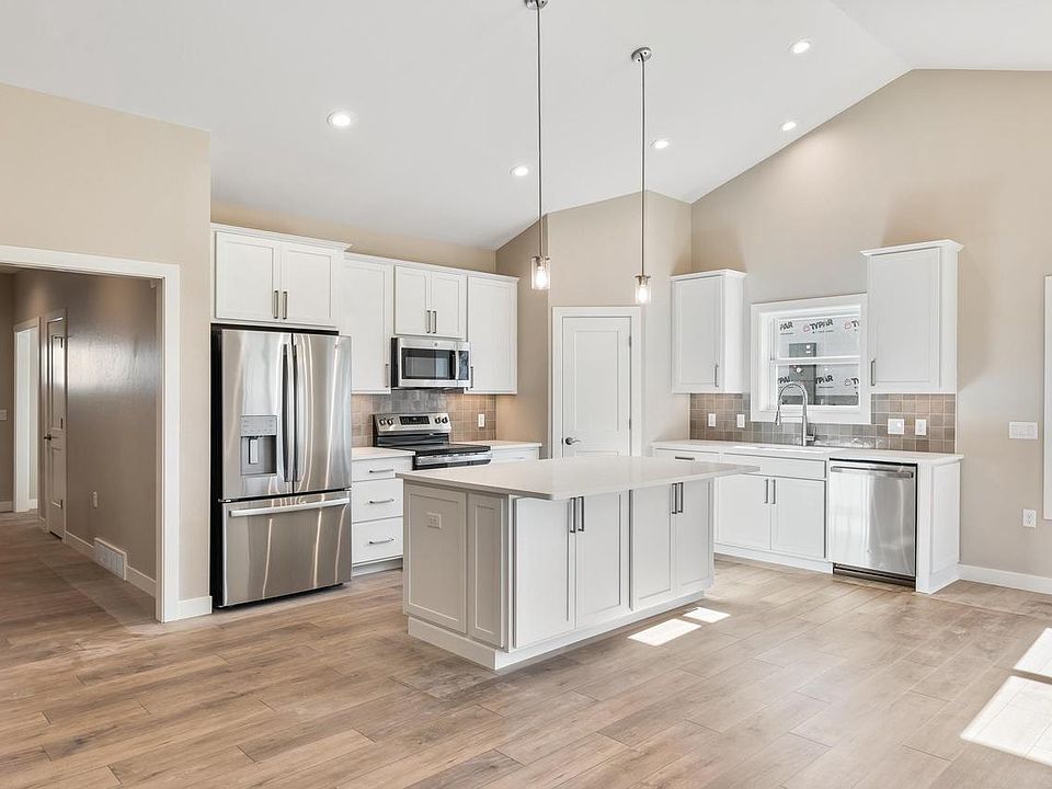 1st image of 754 Kensington Drive