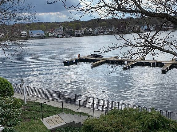 2nd image of 705 S Quinsigamond Ave