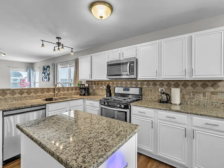 4347 Larkspur Ln — Photo 18
