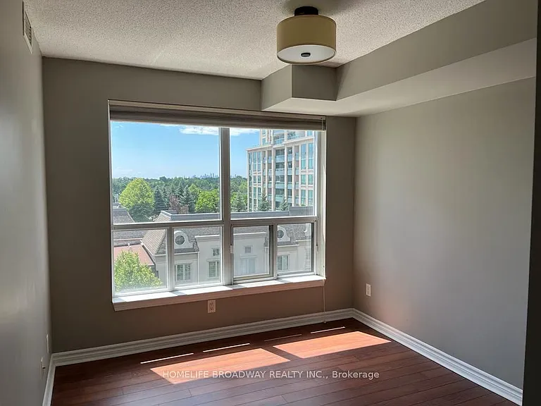 19 Barberry Pl #614 — Photo 4