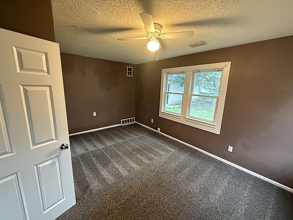 2nd image of 5014 Hagemann St