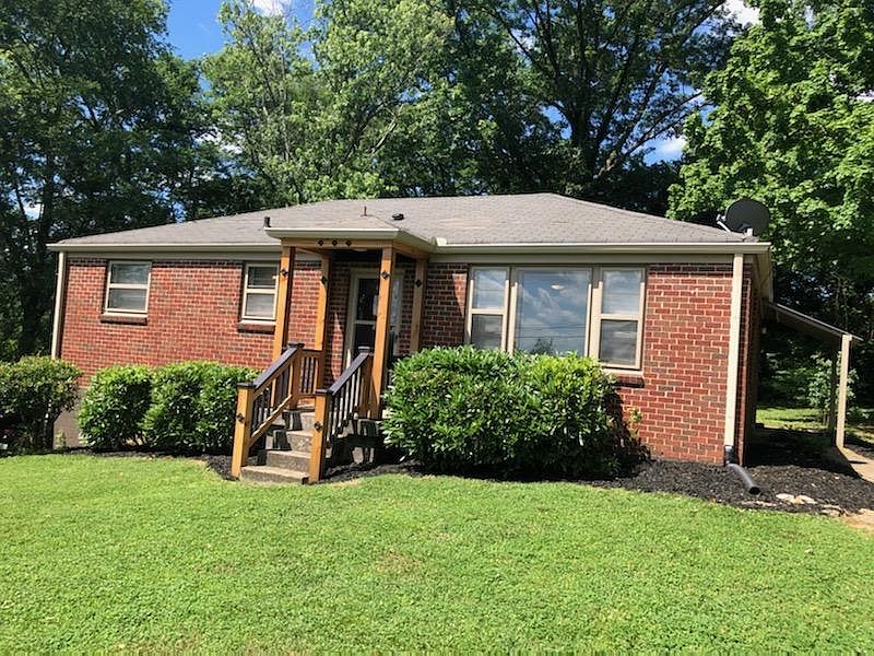 1st image of 208 Gayland Ct