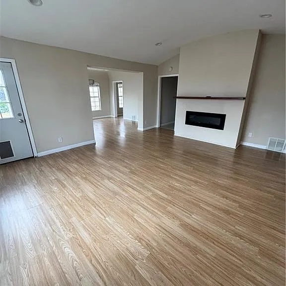 1046 S Citrus Ave — Photo 16