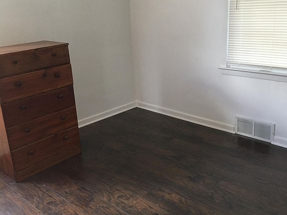 5th image of 3270 Prairie Ave