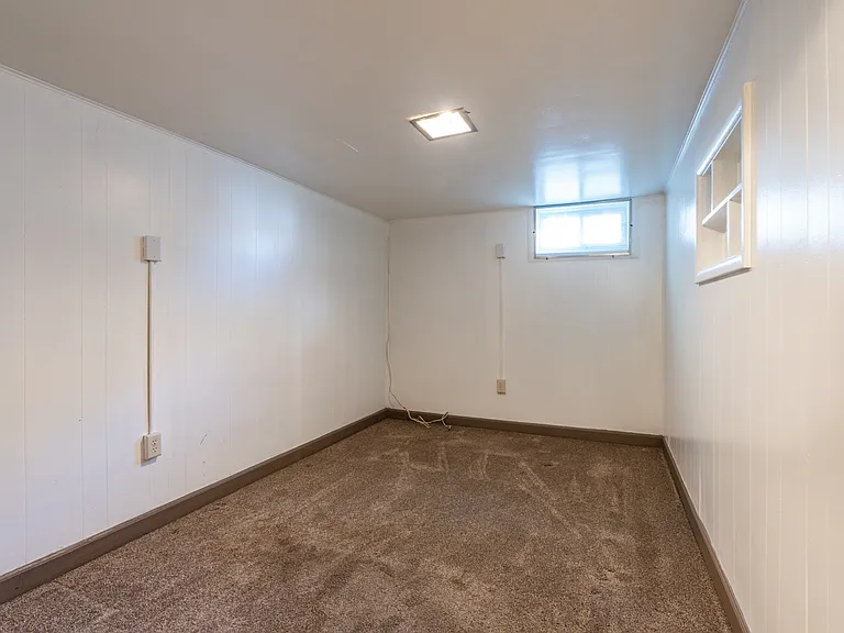 1221 Main St — Photo 28