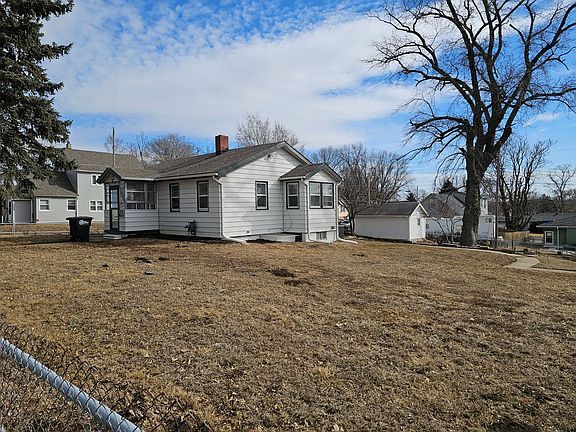 2nd image of 4501 Browne St
