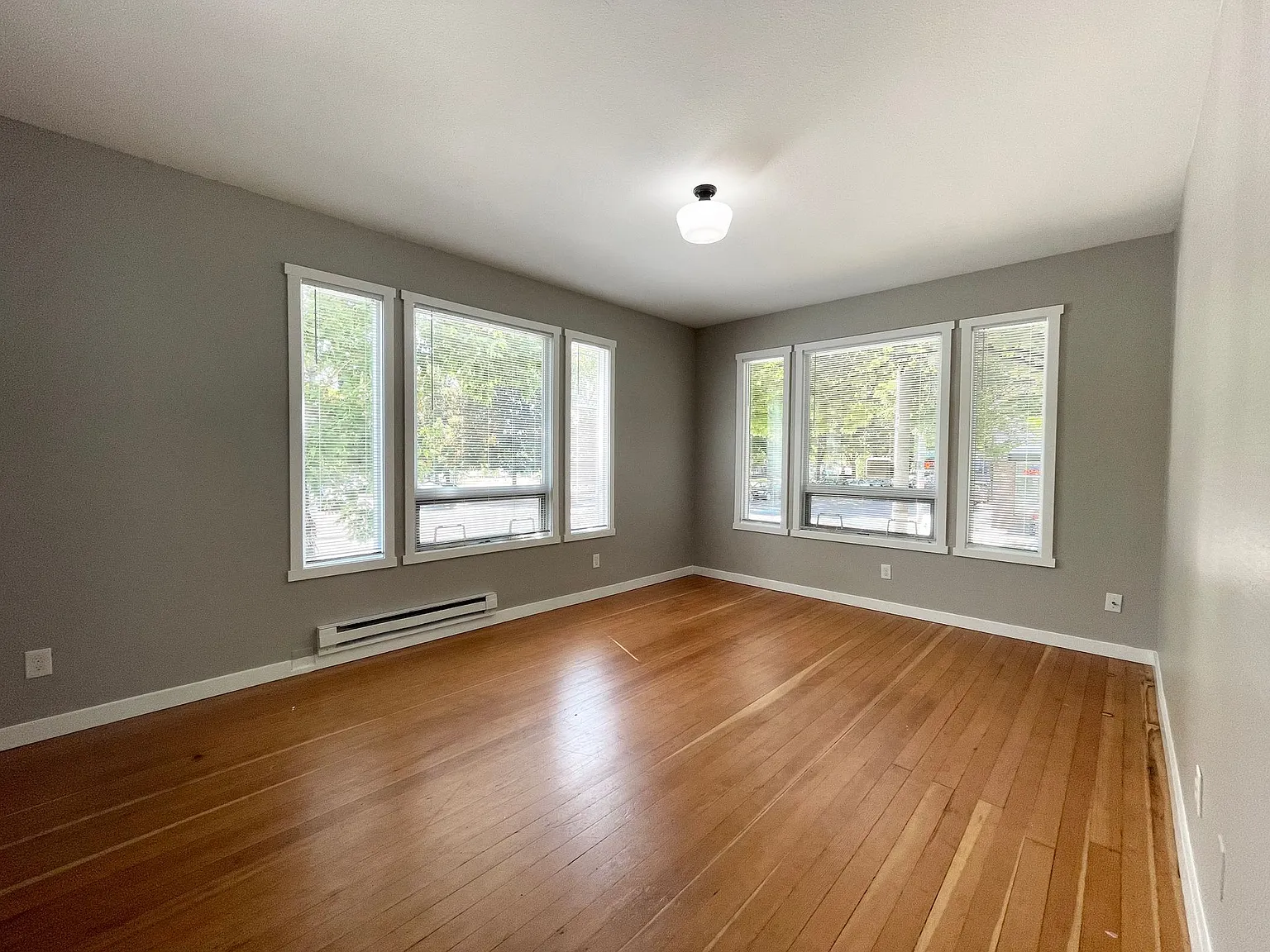 Clairemont Apartments — Photo 4