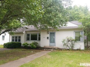 903 S Johnson Ave, Carbondale, IL 62901