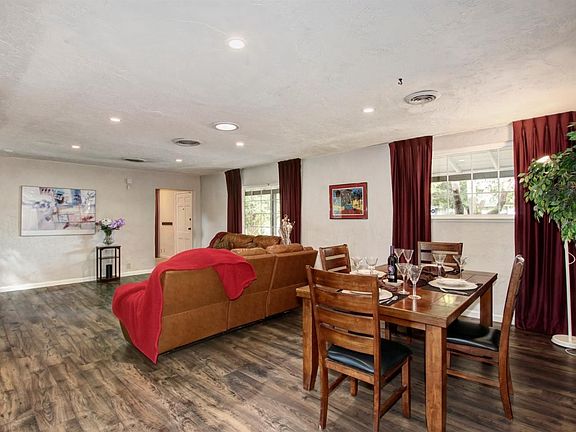 4th image of 2711 Creekside Ln