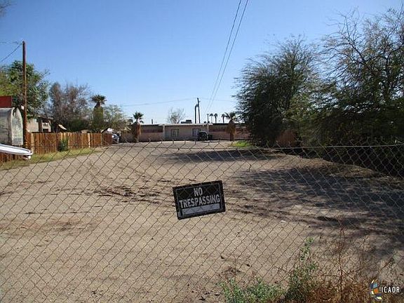 3rd image of 1651-1653 Barbara Worth Ave