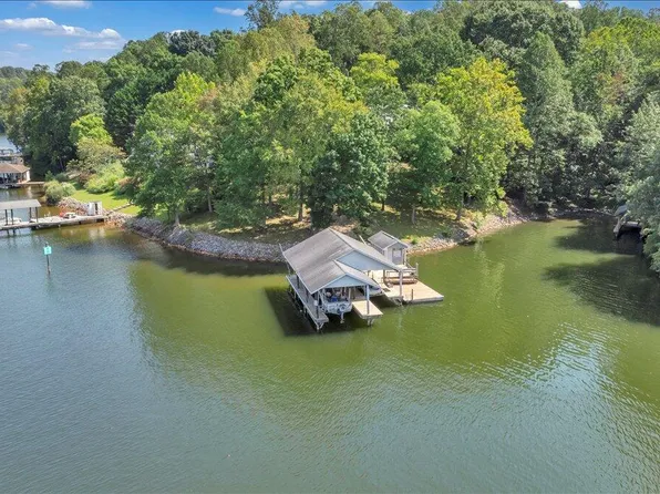 143 Charlotte Ln, Hardy, VA 24101