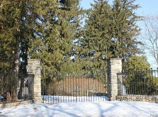 1290 W Long Lake Rd, Bloomfield Hills, MI 48302