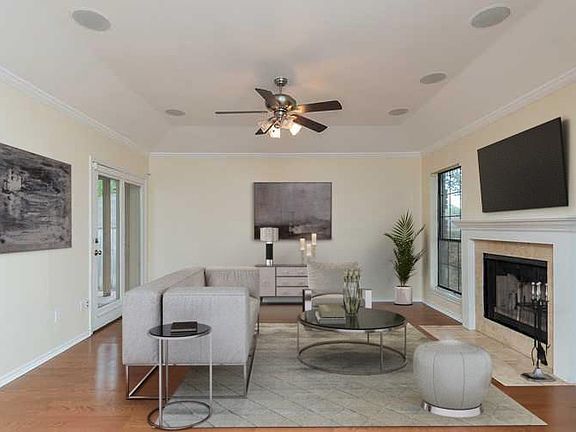 2nd image of 10809 Tall Oak Dr