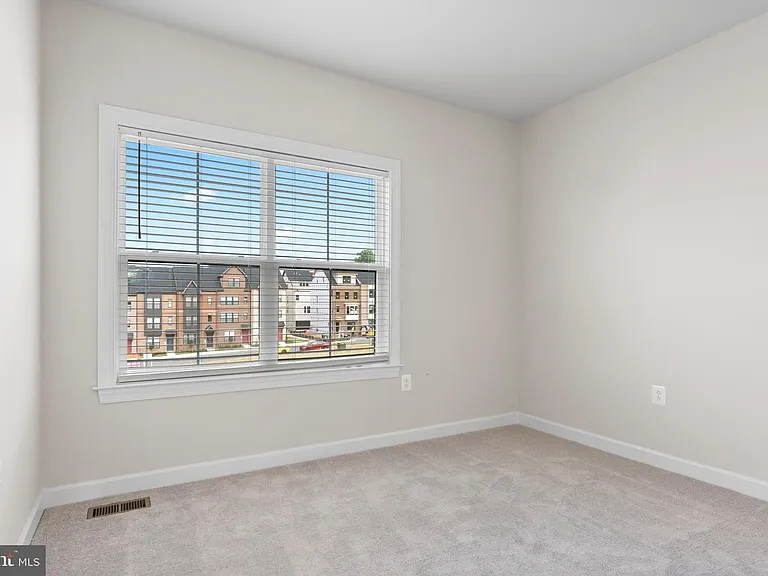7249 Mountaineer Dr — Photo 16