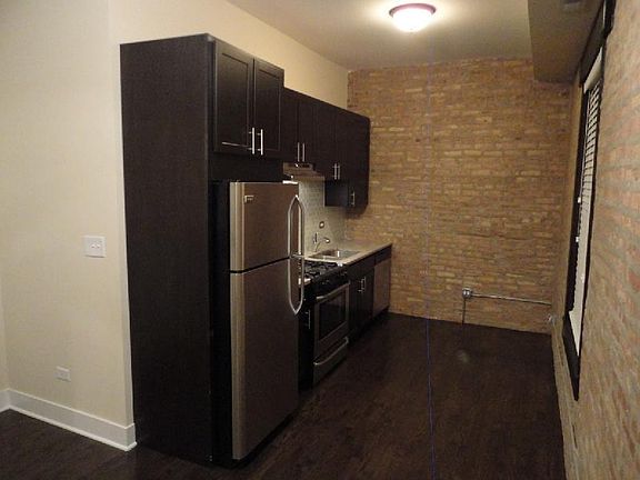 3rd image of 2521 N Lincoln Ave #4J