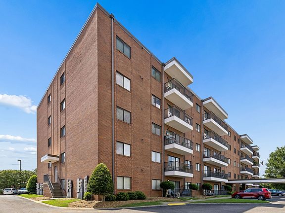 2nd image of 200 Sanders Ferry Rd APT 2205