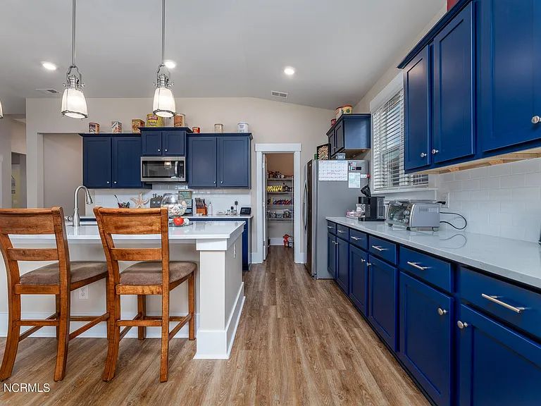 416 Edgewater Way — Photo 9