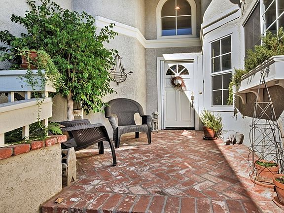 5th image of 24626 Brighton Dr Unit B