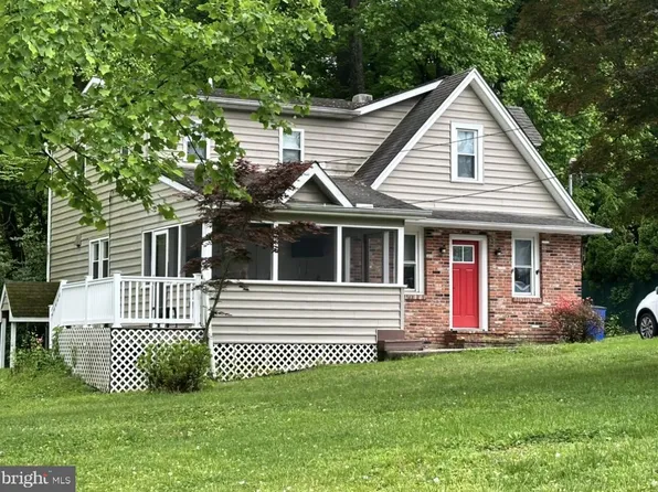615 Knoll Ave, Hulmeville, PA 19047