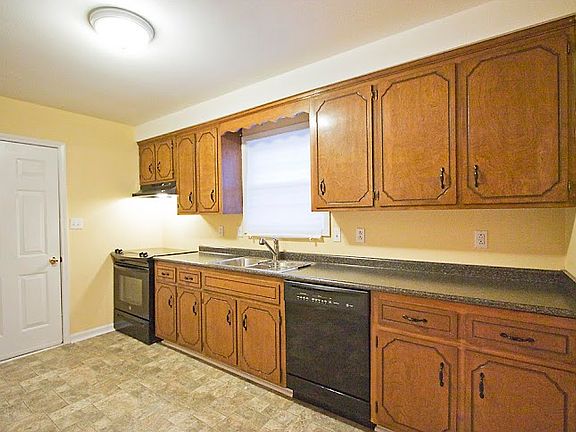 2nd image of 423 Kelsey Dr