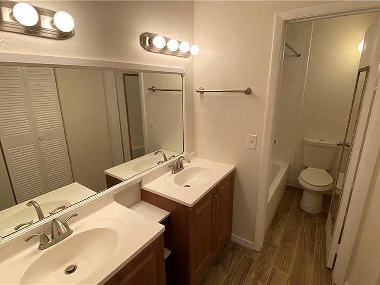 5269 SW 40th Ave #21 — Photo 8