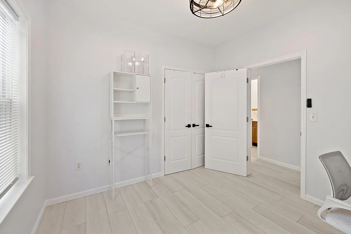 3 bed, 2.0 bath, $5,800 — Photo 4