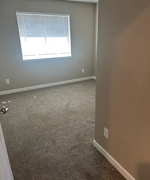 503 D St SE — Photo 11