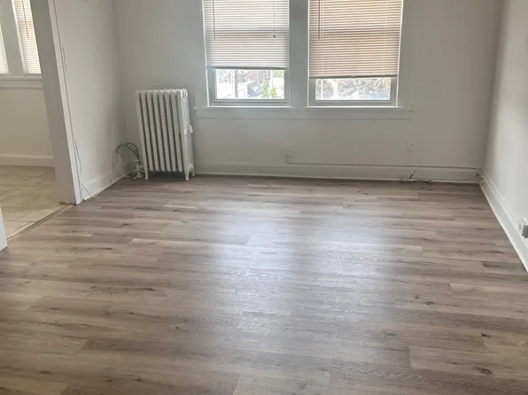 12463 Cedar Rd, Cleveland, OH