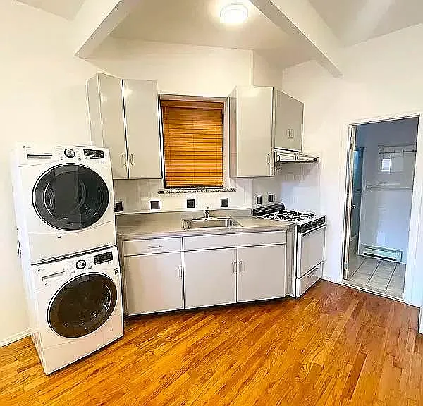 95 Allen St #5A — Photo 2