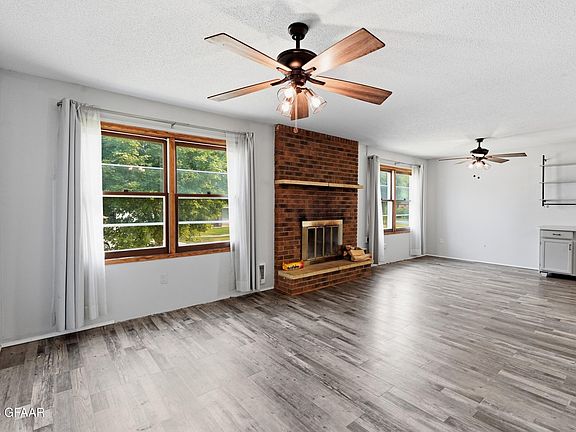 3rd image of 709 Central Plains Ct