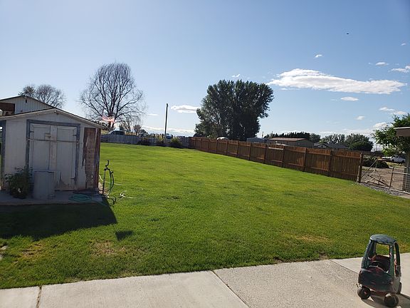 Other angle backyard