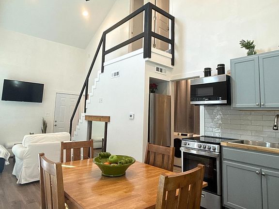 5th image of 7801 Forest Rd