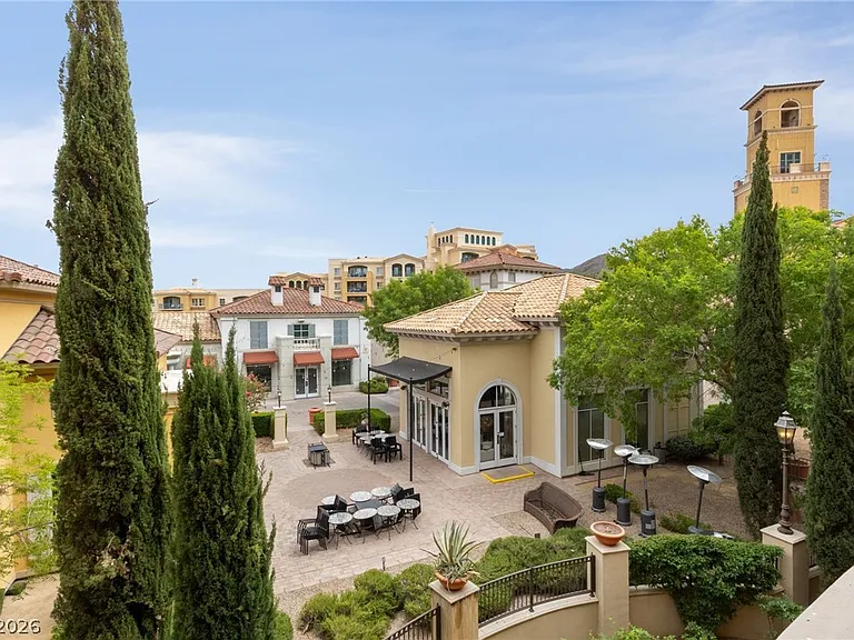 1 Vita Fresco Ct — Photo 45