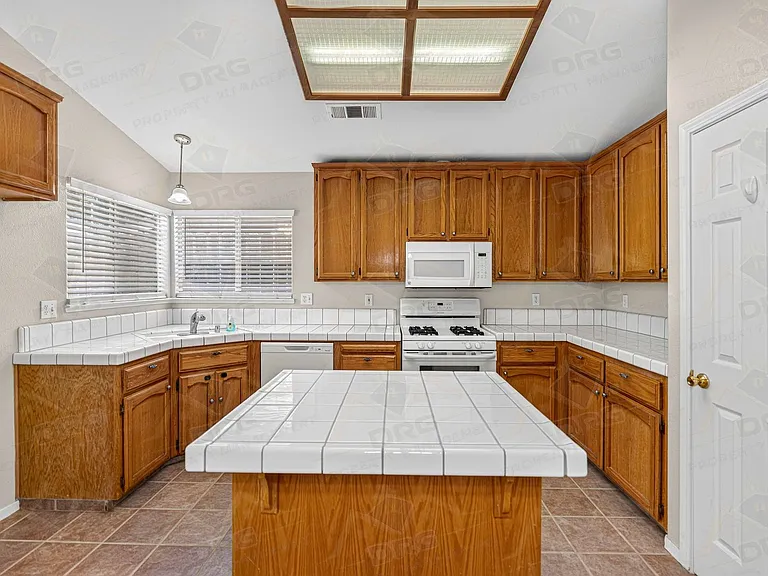 2713 Mozart Dr — Photo 8