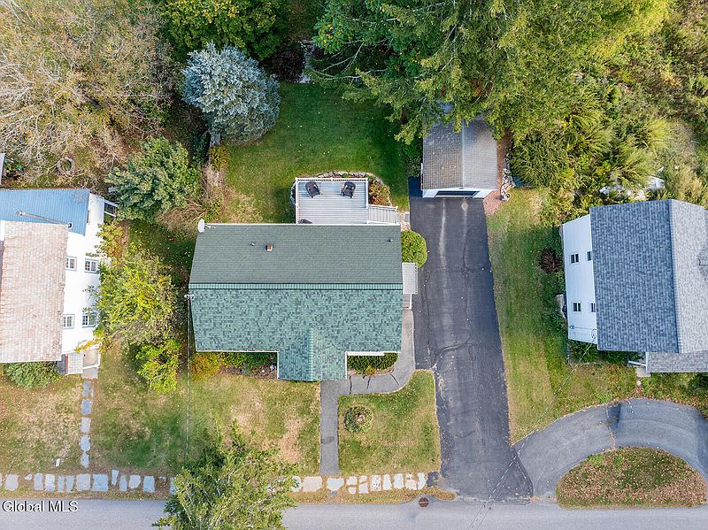 5th image of 33 South Union Street